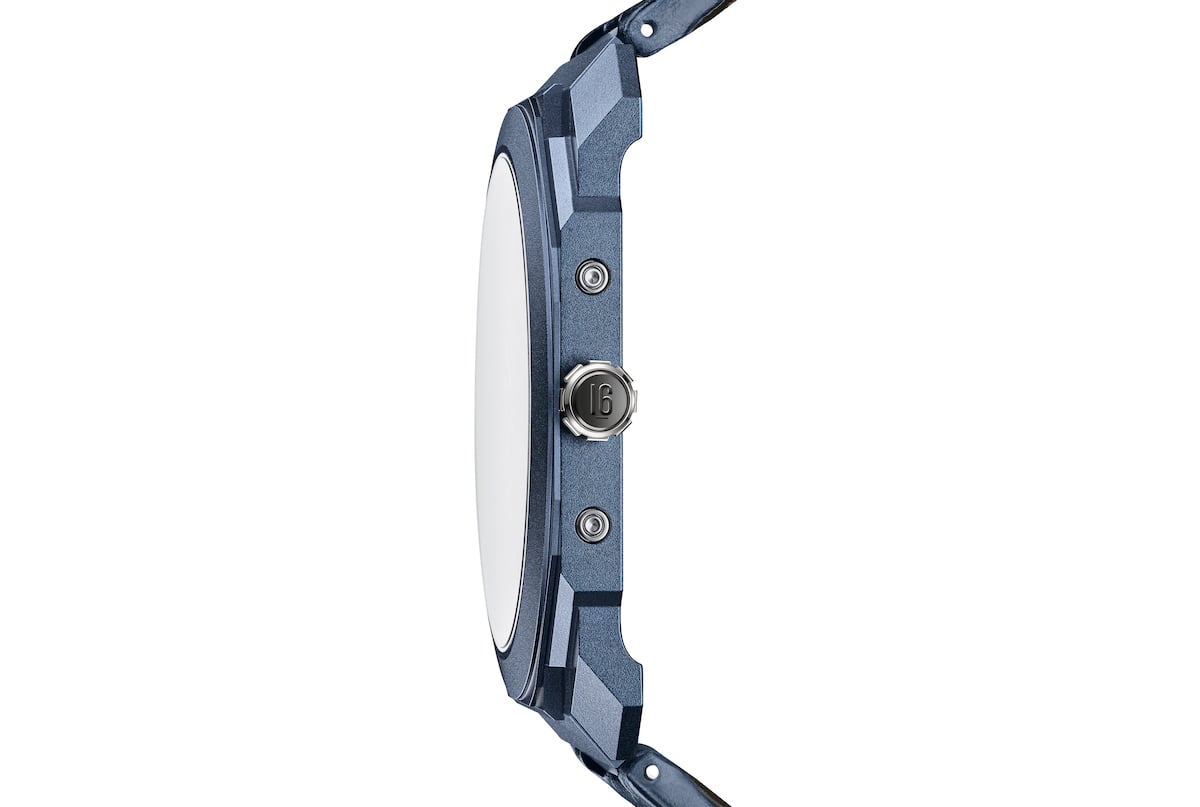 Seitenansicht der flachen Bulgari Octo Finissimo Perpetual Calendar