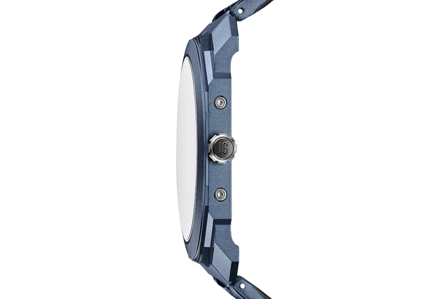 Seitenansicht der flachen Bulgari Octo Finissimo Perpetual Calendar