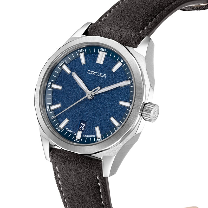 Circula Facet 41 Blue: Frontansicht Uhr seitlich