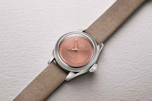 Oris Big Crown Pointer Date 29 mm, liegend