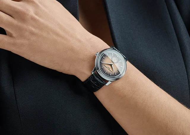 Frederique Constant Classics Moneta Handaufzug am Handgelenk