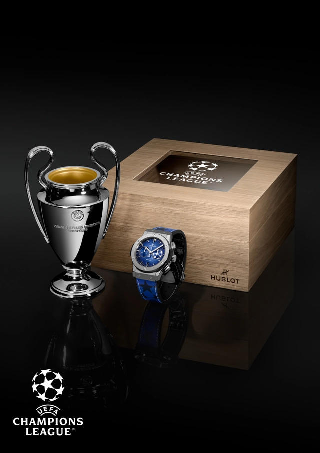Hublot Classic Fusion Chronograph UEFA Champions League Titanium mit Box und Replika-Pokal