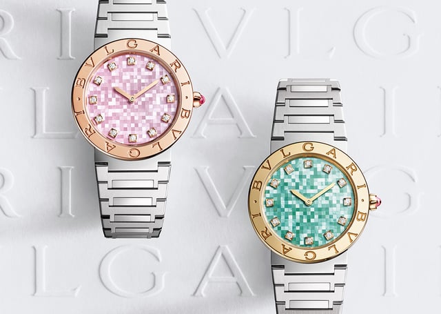 Bulgari Bulgari Roman Summer, zwei 33-mm-Uhren mit handgefertigten Perlmutt-Marqueterie-Zifferblättern in leuchtendem Grün und zartem Rosa 
