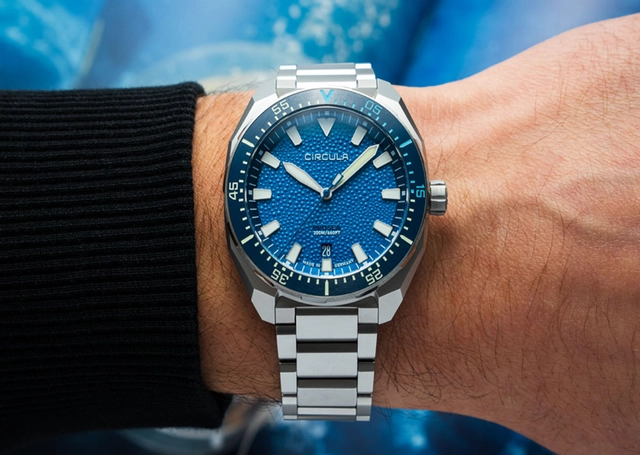 Circula: ProSea Automatik in Blau Wristshot
