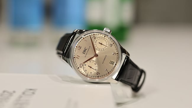 IWC Portugieser Automatic 42 Dune Edelstahl liegend