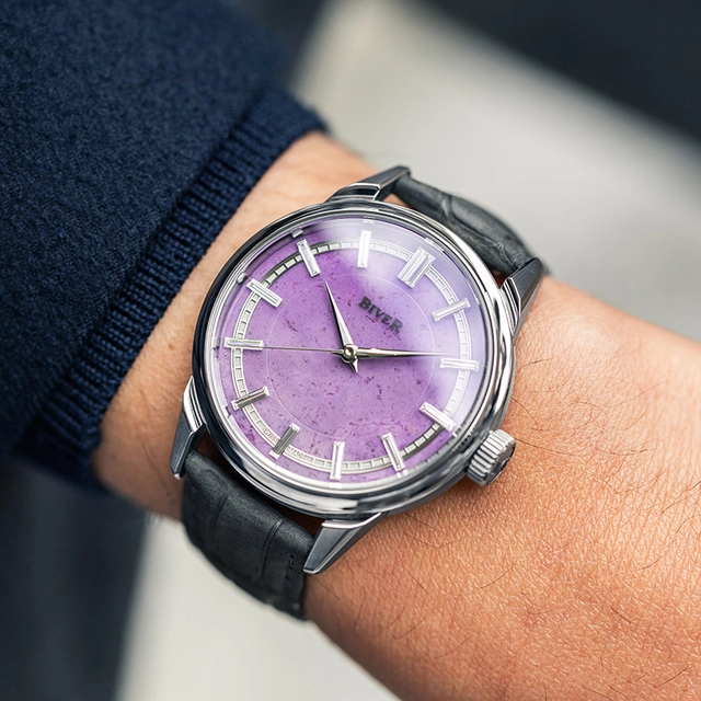 Automatique Lavendar-Jade am Handgelenk, Platinuhr mit Jade-Zifferblatt am Arm