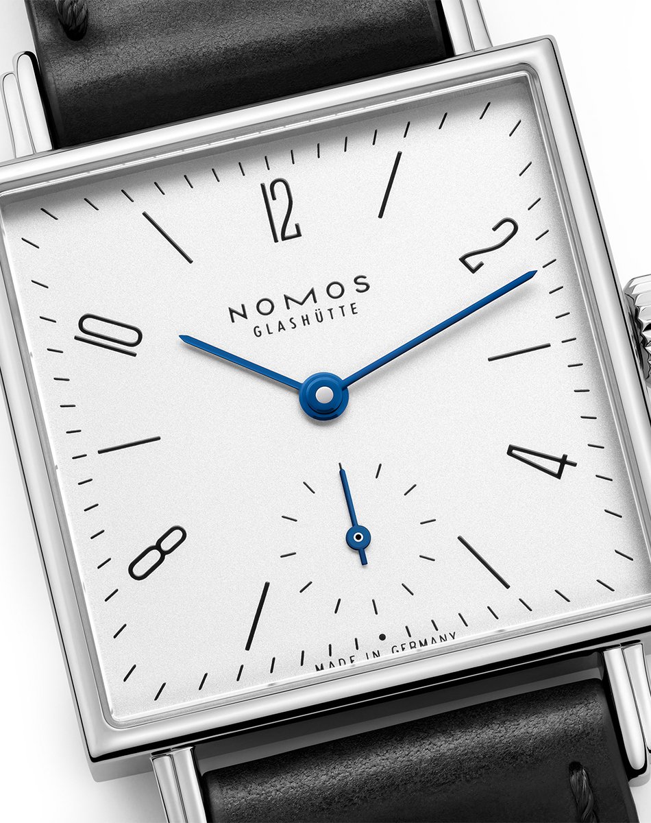 Nomos – Tetra 27, elegante quadratische Uhr mit Handaufzugskaliber