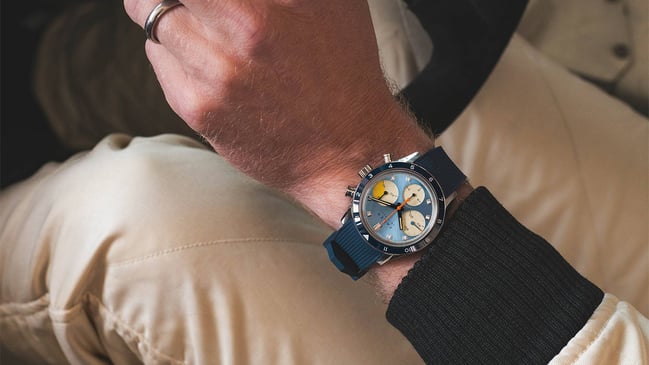 Farer – Volante, Edelstahlchronograph mit hellblauem Zifferblatt und Handaufzugskaliber
