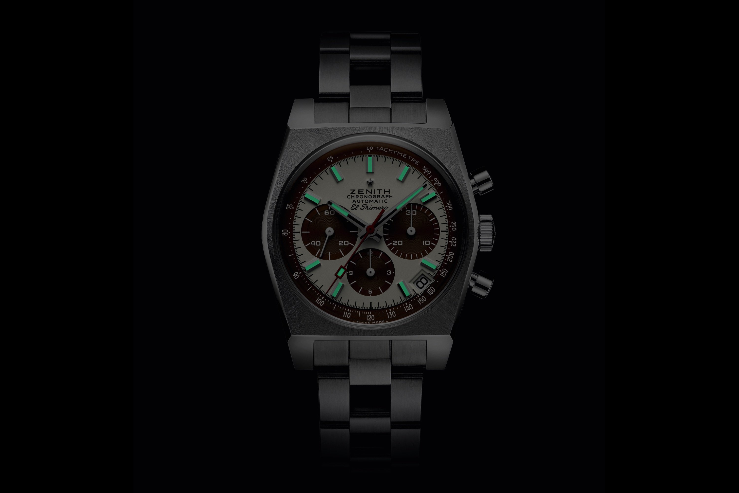 Die Zenith Chronomaster Revival A384 Tropical bei Dunkelheit, mit Leuchtmasse