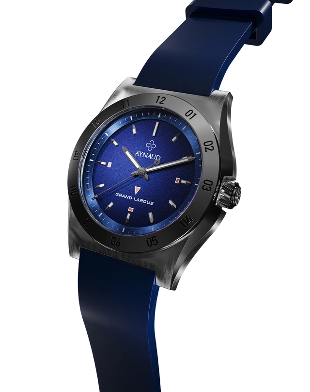 Aynaud – Grand Largue, Edelstahluhr mit Kautschukband und blauem Zifferblatt