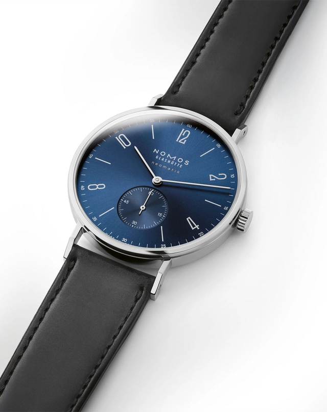 Nomos Glashütte: Tangente neomatik 39 Stahl blau