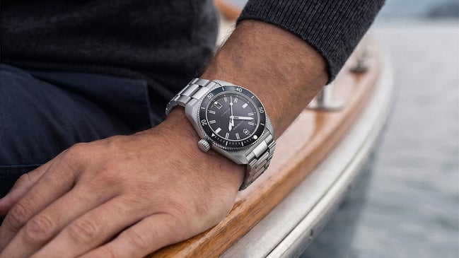 Victorinox Maverick Automatik, schwarzes ZB: Wristshot Uhr am Handgelenk