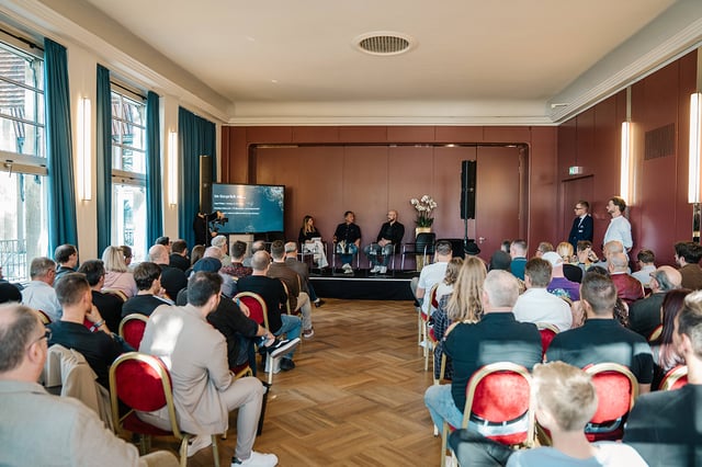 Spannende Panels ergänzen das Rahmenprogramm