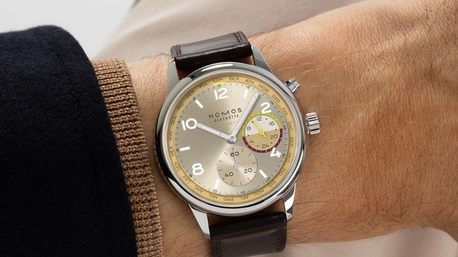 Nomos Glashütte: Club Sport neomatik Worldtimer Reverie Wristshot