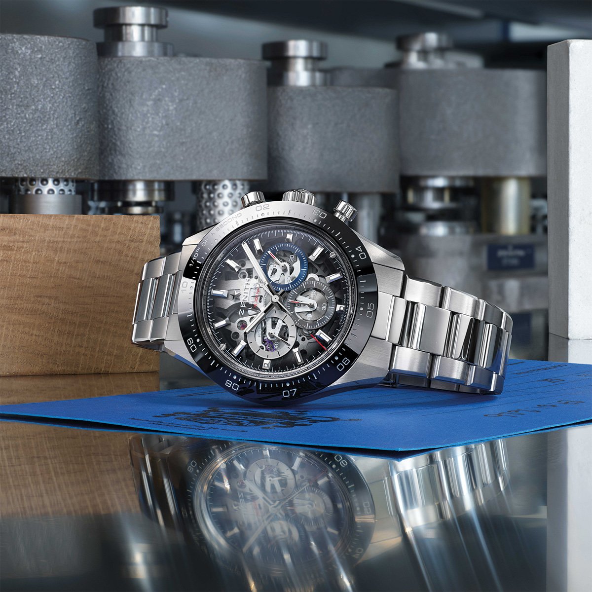 Zenith Chronomaster Sport Skeleton, Edelstahluhr liegend