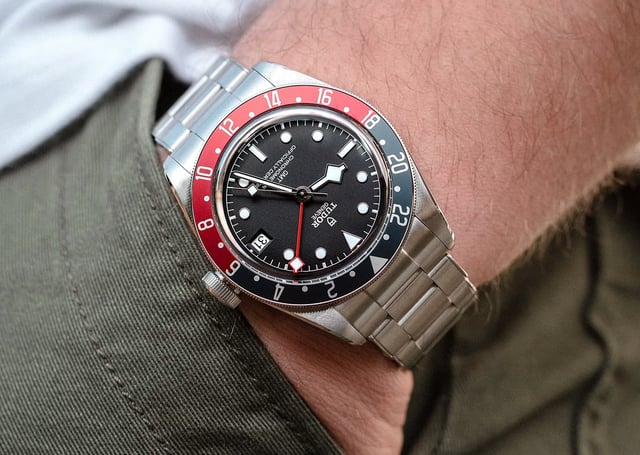Tudor Black Bay GMT, Toolwatch aus Edelstahl mit rot-blauer Lünette und Automatikwerk