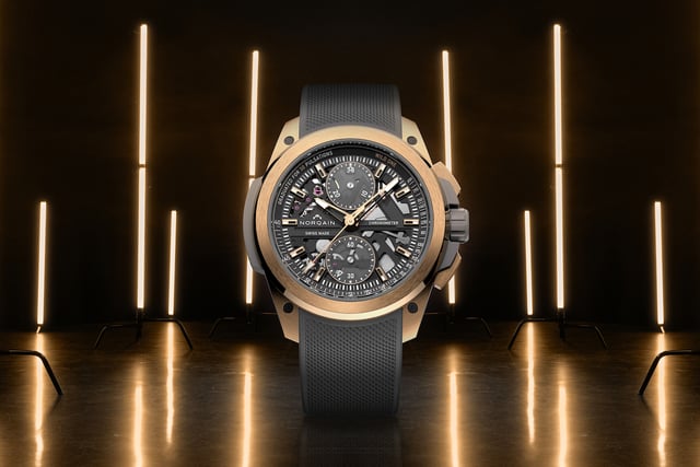 Die Front, Zifferblatt, Armband der NORQAIN WildONE Skeleton Chrono RedGold