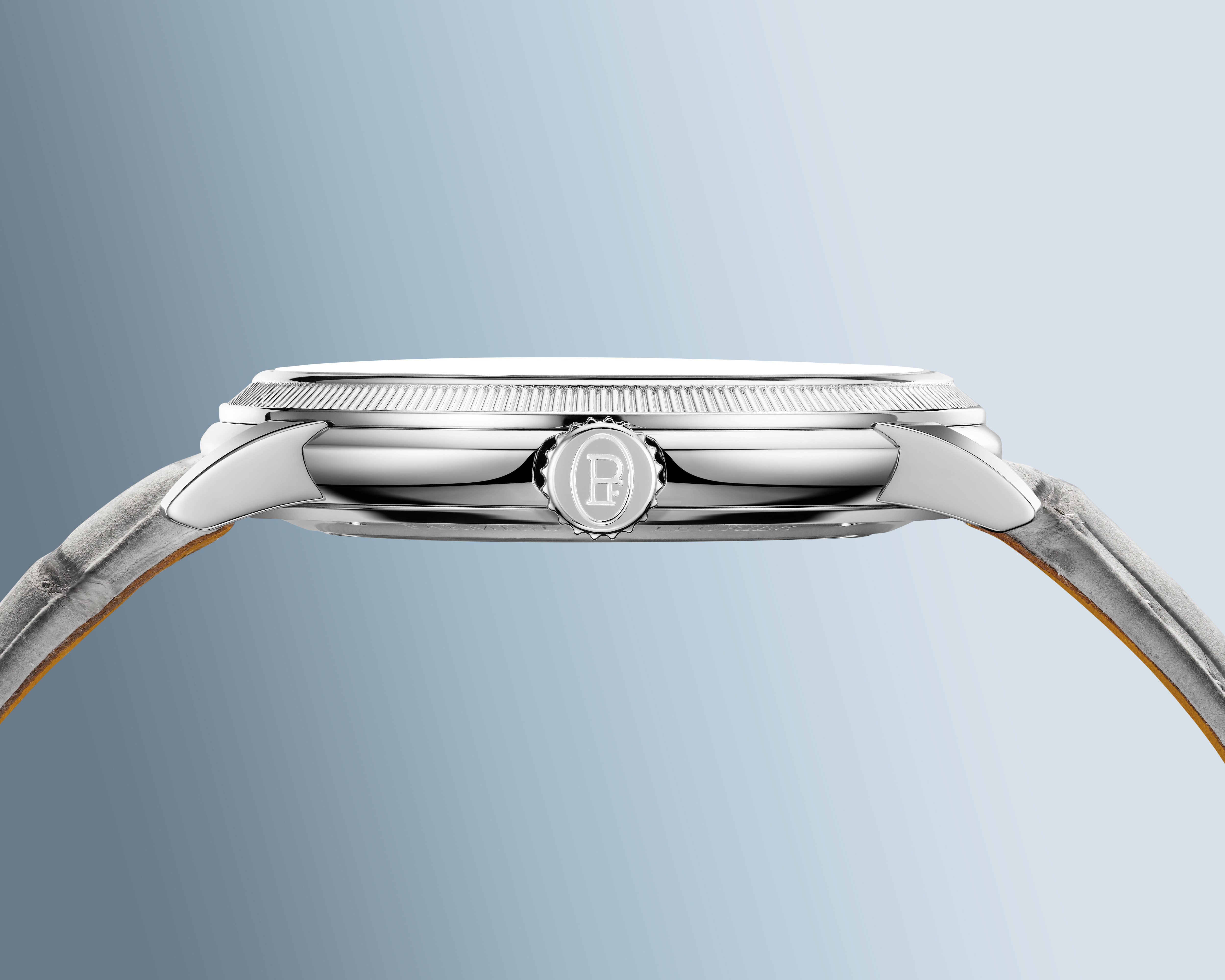Parmigiani Fleurier Toric Petite Seconde Platinum Morning Blue: Gehäuseseite