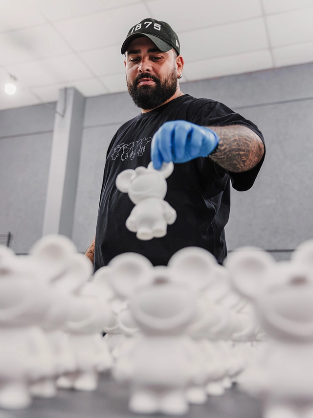 Thiago Rosinhole mit der Bulova Lunar Pilot Chronograph Limited Edition Budii