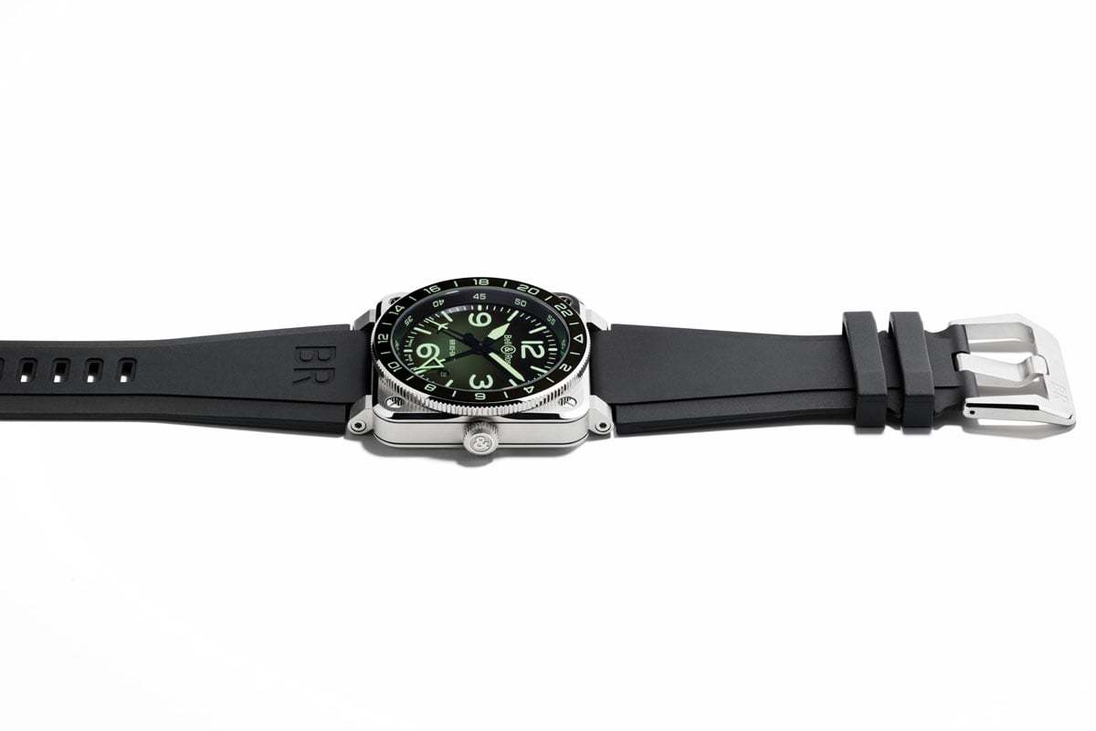 Bell & Ross: BR-03 GMT Green Lum liegend