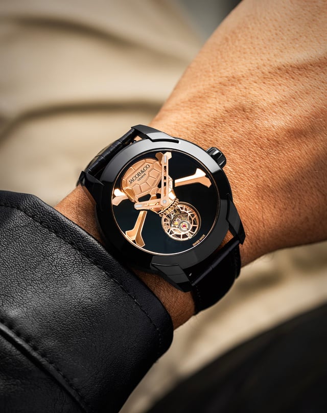 Jacob & Co.: Skull Tourbillon, Titan mit schwarzer DLC-Beschichtung