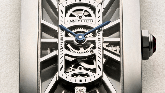 Nahaufnahme, Detail der Cartier Tank Américaine Squelette