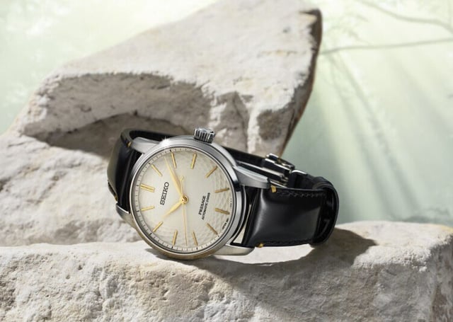 Seiko Presage Classic Series Unglazed Arita Porcelain liegend