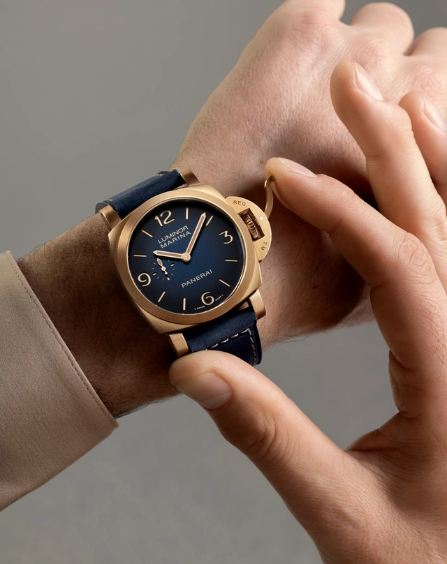 Panerai: Luminor Marina Bronzo PAM01678 Wristshot