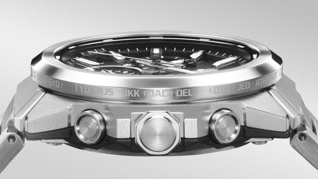 die CASIO GST W1000D von der Seite, DETAIL