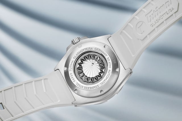 Tutima_M2-Seven-Seas-S-Tennis-Edition-Boden
