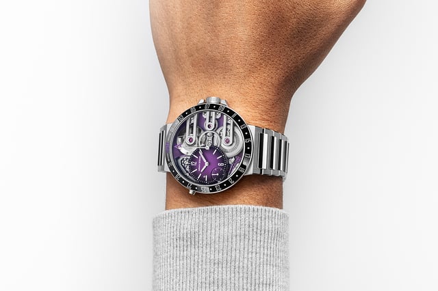 Armin Strom Orbit Midnight Purple, Uhr am Handgelenk