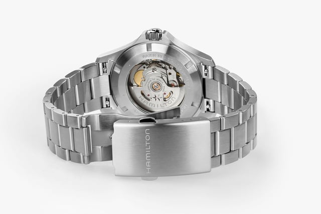Hamilton-Khaki-Field-King-Day-Date-liegend-Boden