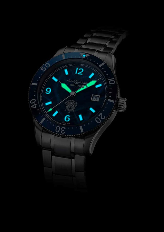 Montblanc 1858 Iced Sea Automatic Date Nachtansicht