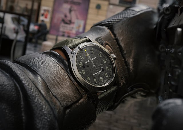 Hamilton Khaki Field Mechanical Call of Duty: Modern Warfare 4 Special Edition 
