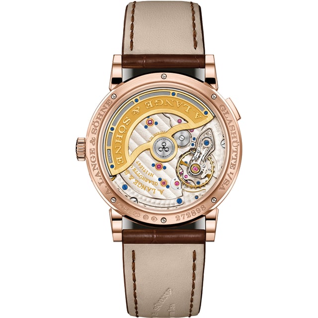 A. Lange & Söhne Saxonia Jahreskalender in 750er Rotgold mit Blick auf das Lange-Manufakturkaliber L207.1