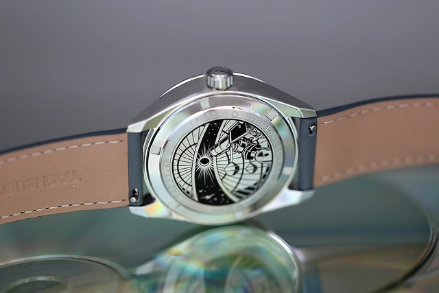 TAG Heuer Carrera Astronomer, Gravur Gehäuseboden