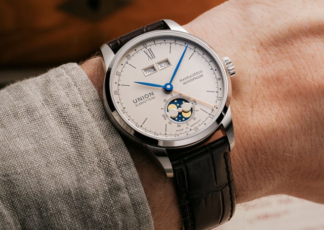 Union Glashütte 1893 Johannes Dürrstein Edition Doppelmondphase: Uhr am Handgelenk