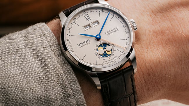 Union Glashütte 1893 Johannes Dürrstein Edition Doppelmondphase: Uhr am Handgelenk