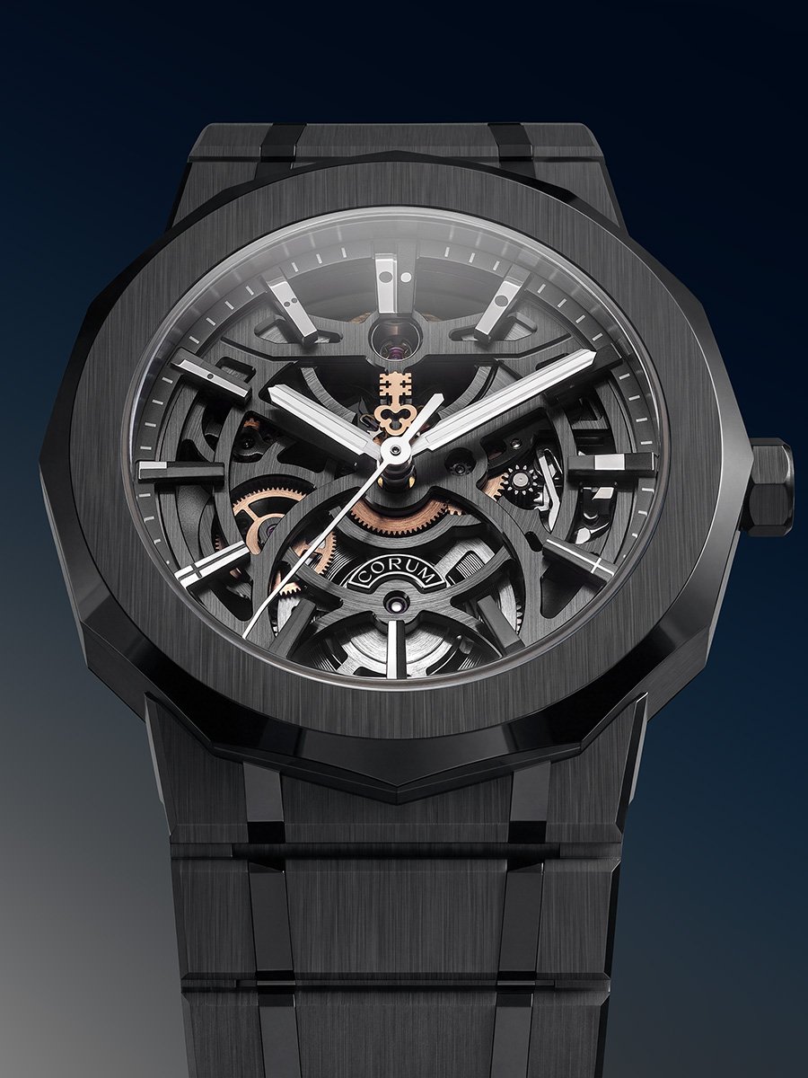 Corum Admiral Ceramic Skeleton: Frontansicht Uhr