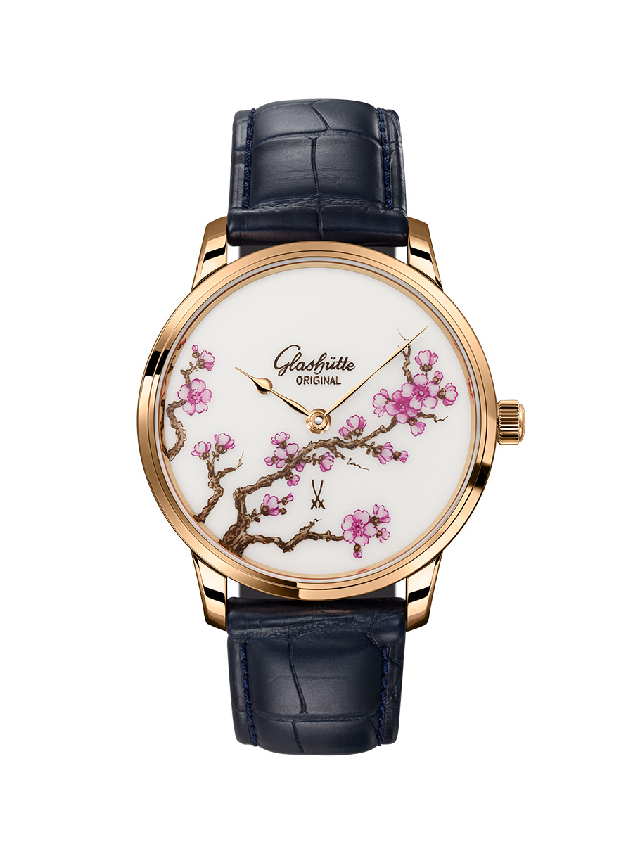 Glashuette Original Senator Meissen „Cherry Blossom“: Frontansicht goldene Uhr mit buntem Zifferblatt