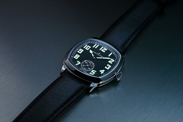 Hamilton American Classic Cushion Mechanical 34 mm, Detailaufnahme Armbanduhr liegend