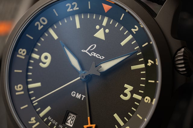 Laco Frankfurt 40 GMT: Zifferblattdetail
