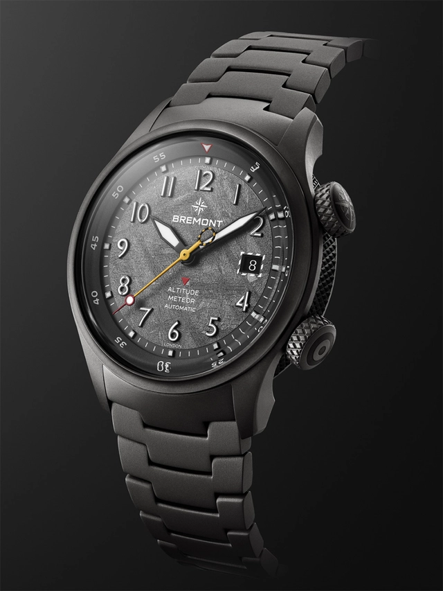 Bremont Altitude MB Meteor Stealth Grey, Seitenansicht