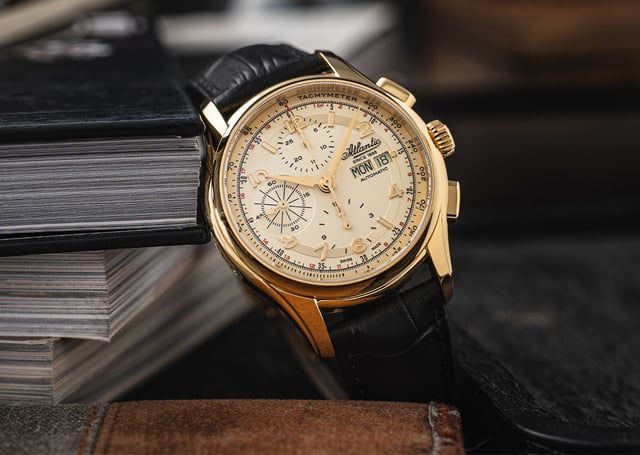 Atlantic – Worldmaster Prestige Valjoux Limited Edition, Automatikuhr mit goldenem Gehäuse am Lederband