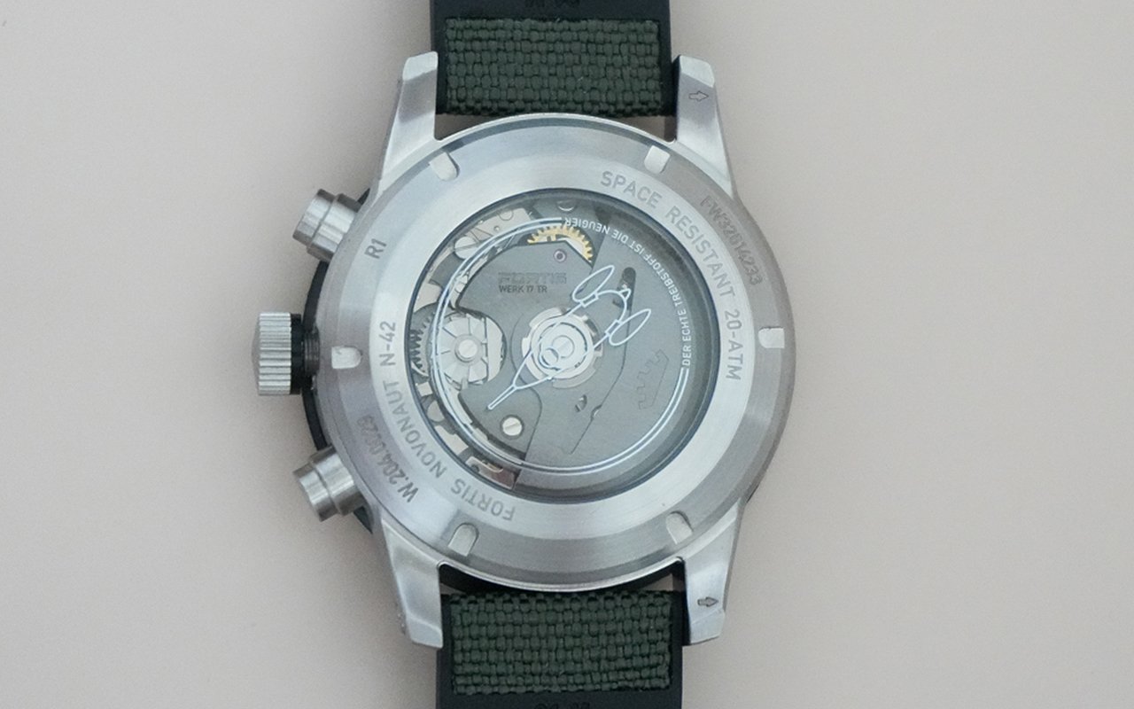 Das neue Werk 17 TR des Fortis Novonaut N-42 Halo.