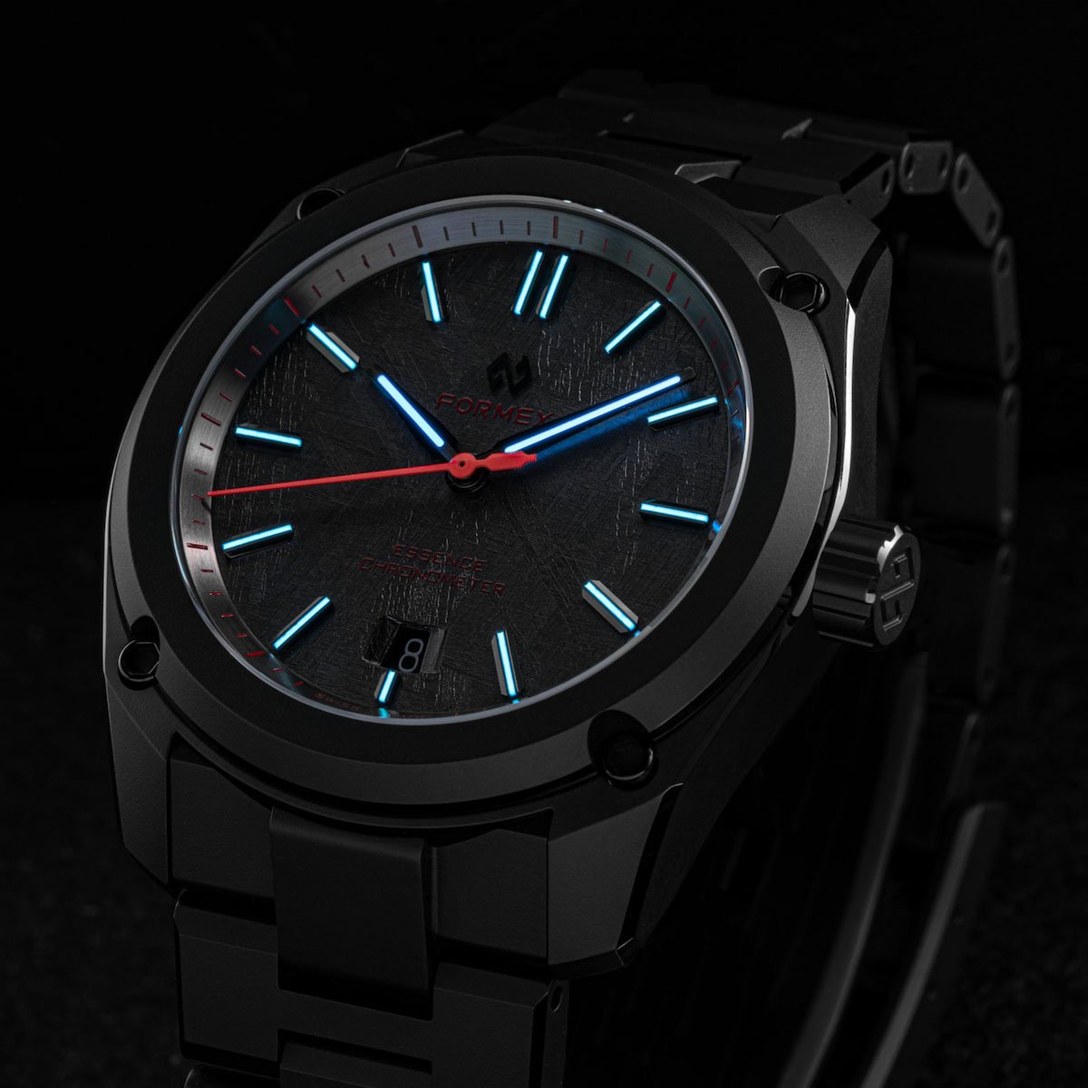 Formex: Essence Ceramica 41 mm Dark Matter Redshift Lume Shot