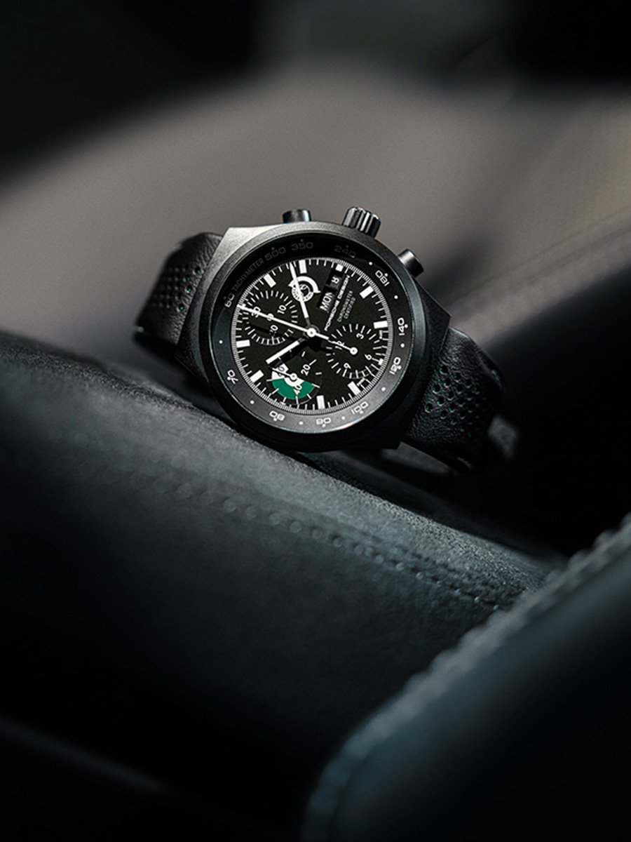  Porsche Design Chronograph 1 – 911 GT3 100 Jahre Nürburgring: Frontansicht Uhr