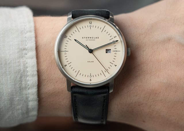 Sternglas Naos Solar Edition Titan S01-NST26-HY06: Wristshot, Uhr am Handgelenk