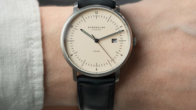 Sternglas Naos Solar Edition Titan S01-NST26-HY06: Wristshot, Uhr am Handgelenk