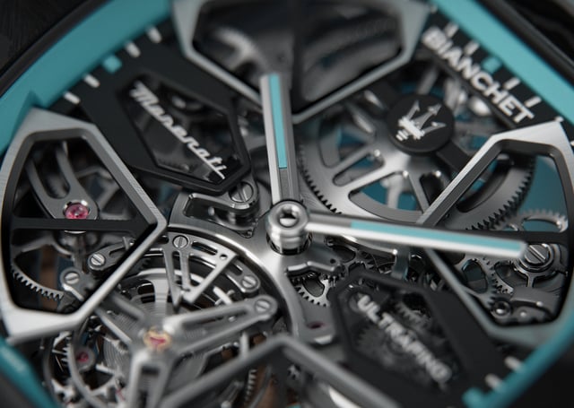 Detailansicht des Zifferblattes der Bianchet UltraFino Maserati